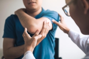 Episode 7: Dr. Michael Ciccotti of the Rothman Orthopedic Institute on All Things UCL (Part I)
